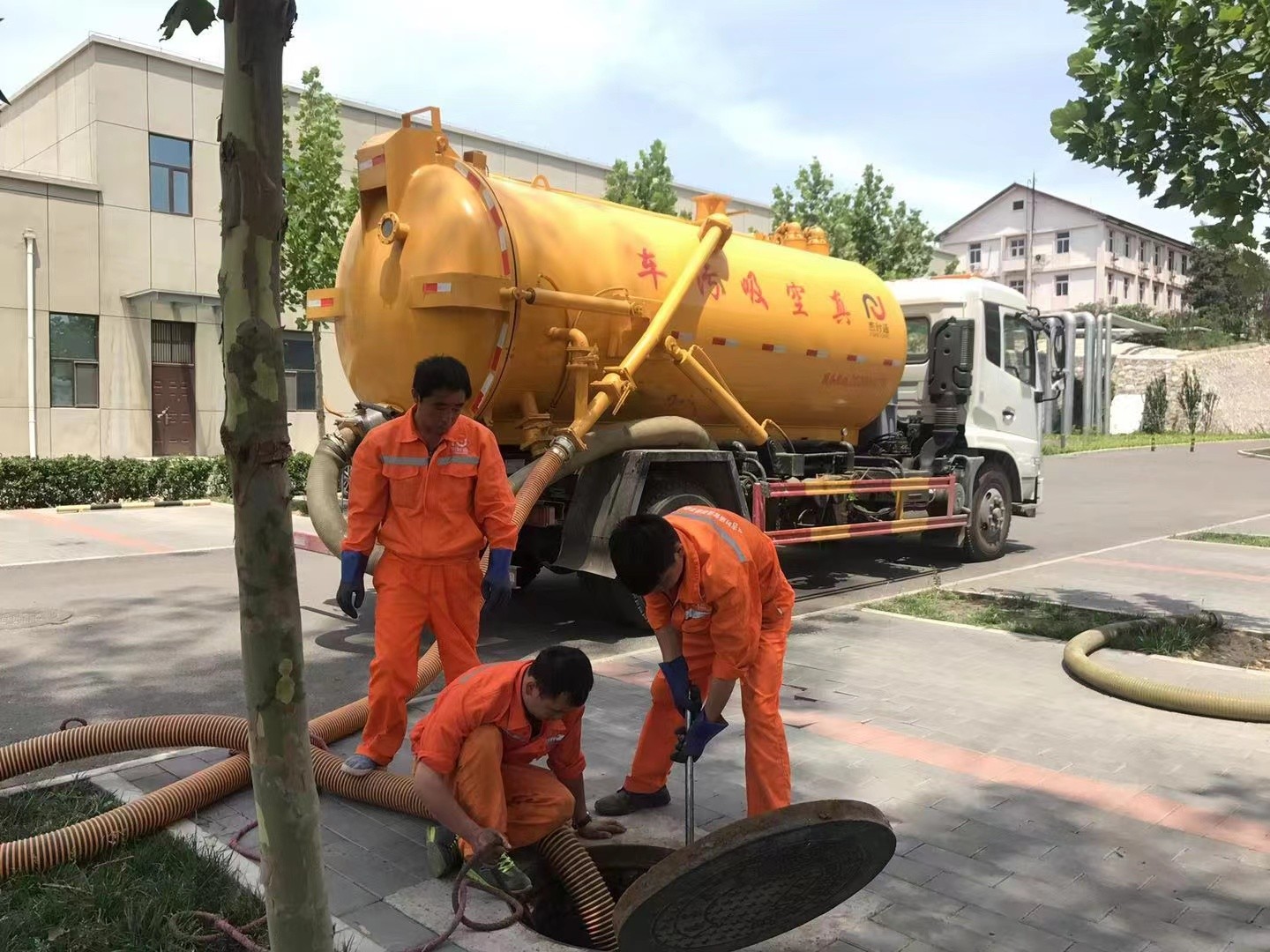 颍上化粪池清理与5-8吨吸粪车施工效率分析